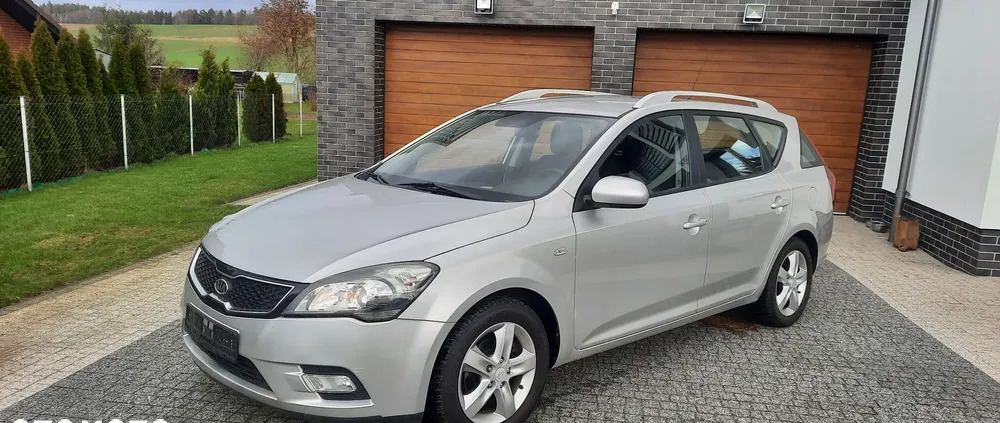 kia pomorskie Kia Ceed cena 18700 przebieg: 236000, rok produkcji 2012 z Słupsk